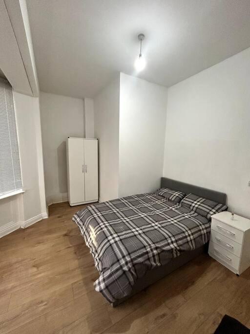 Leicester Spacious Flat With Free Parking Exterior foto